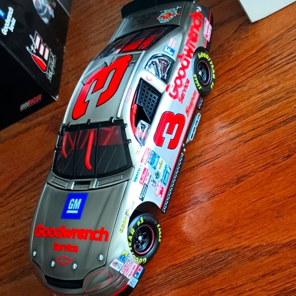 Vintage NASCAR collectibles 124th diecast cars - Picture 4 of 8